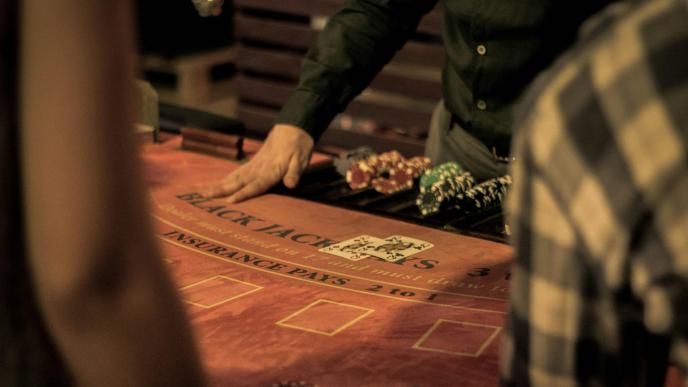 To start the journey of enhancing your live blackjack play, you’ll need to practice the right version of the game. PHOTO: Dusan Kipic / via Unsplash