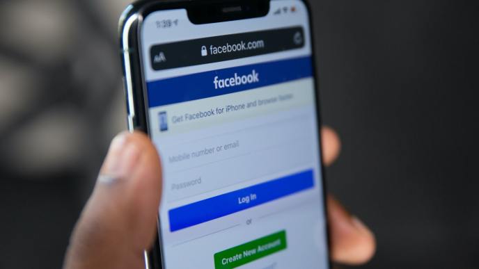 Facebook shuts down several accounts of a network in Uganda linked to the country’s Ministry of Information. (Photo by Solen Feyissa on Unsplash)