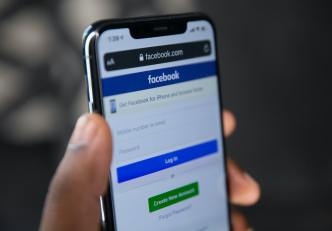 Facebook shuts down several accounts of a network in Uganda linked to the country’s Ministry of Information. (Photo by Solen Feyissa on Unsplash)