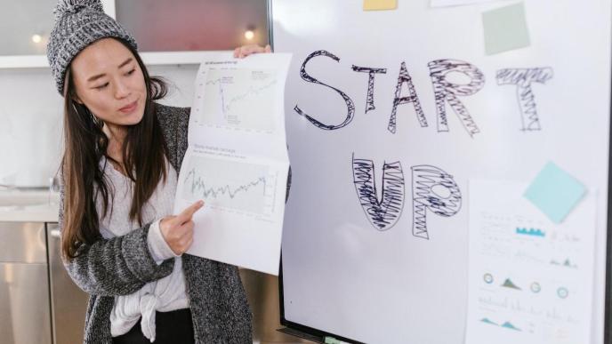 Pictured a woman pitches her startup. There still remains a number of challenges that make it more difficult for female founders to succeed in the startup industry. PHOTO: RODNAE Productions/Pexels