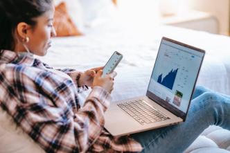 Technology is revolutionizing personal finance management. PHOTO: Photo by Liza Summer / via Pexels