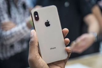 The iPhone XS and iPhone XS Max can be got in a Gold color variant. (Photo Courtesy: Bloomberg)