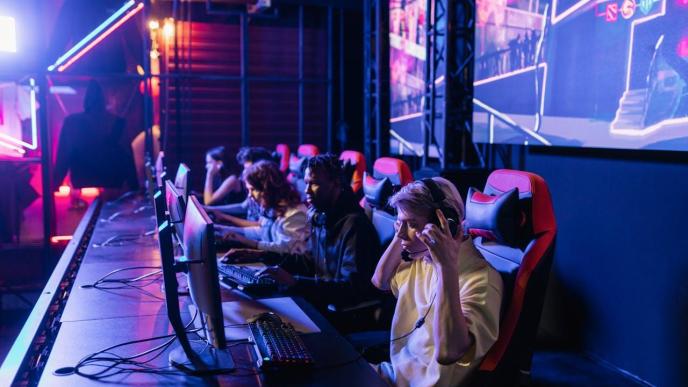 Online gaming can also improve your ability to concentrate and pay attention. PHOTO: Alena Darmel/Pexels