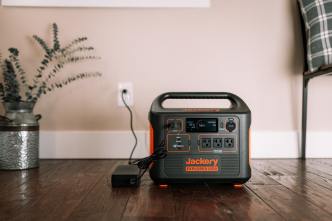 Portability is a pretty important factor when considering your portable power station, if you can't move it around easily, it defeats the purpose. (PHOTO: Jackery Power Station/Unsplash)