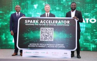 Peter Ndegwa, CEO, Safaricom, Katsuya Kashiki, General Manager, Smart Communications Platform Business Division, Sumitomo Corporation (Middle) launch the Spark Accelerator Program. (Courtesy Photo)