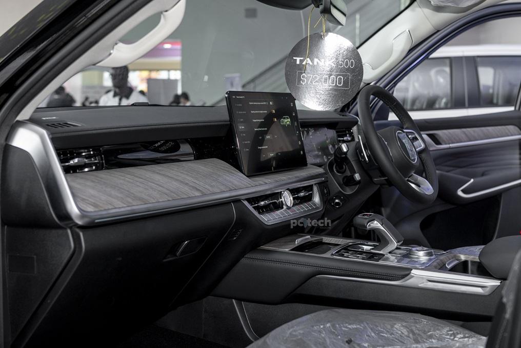 The interior comes with a combination of knight black, princess white, crown gold, and majesty silver colors. PHOTO: PC Tech Magazine