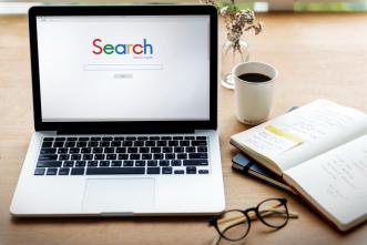 Today’s search engines are a universal entry point to the tremendous universe of knowledge available online. PHOTO: rawpixel.com/ Freepik