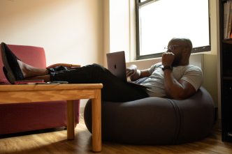 When an employee works from home, there are a couple of things that improve productivity. (Photo by Nappy/ via Pexels)